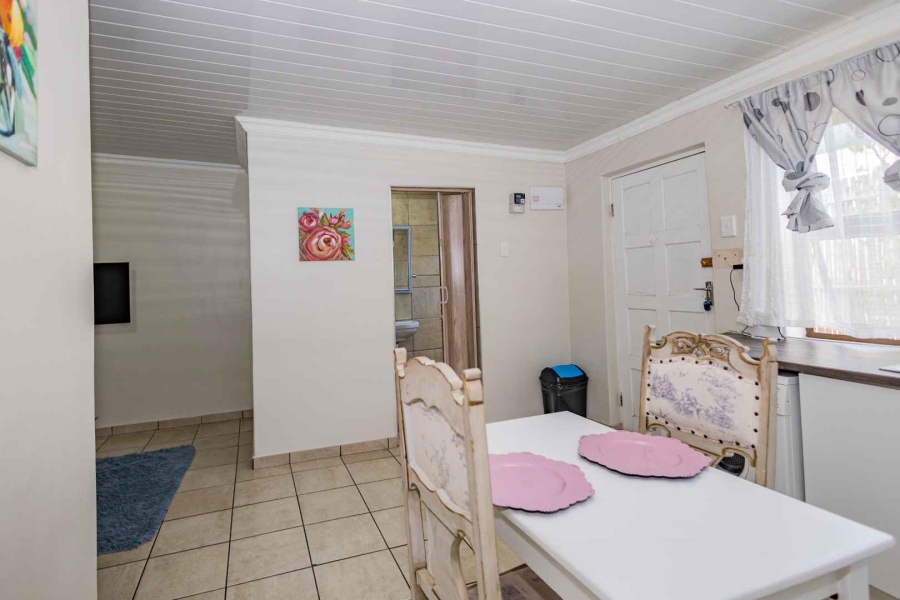 To Let 1 Bedroom Property for Rent in Oakdale Western Cape